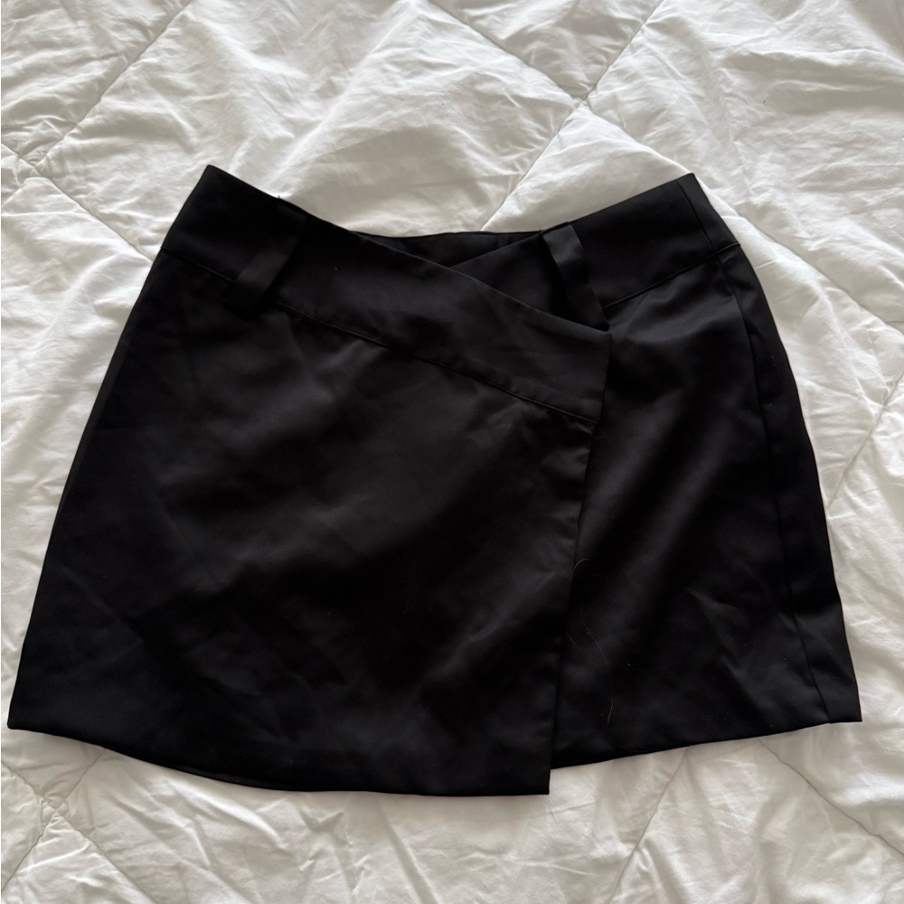 Superdown Alana Mini Skirt - Picture 3 of 5